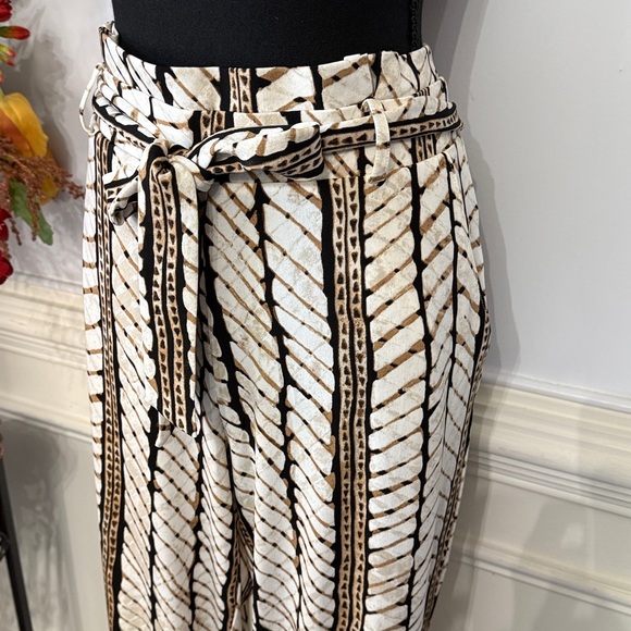 NWOT White House Black Market Black White Brown Paper bag Pocket Pants L - Picture 2 of 8